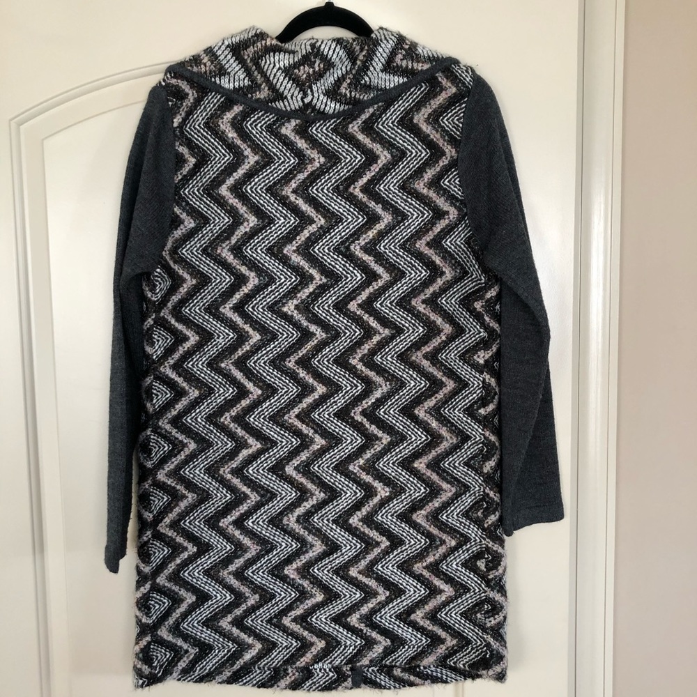 ***SALE***Vip Sweater. Medium - Picture 2 of 6